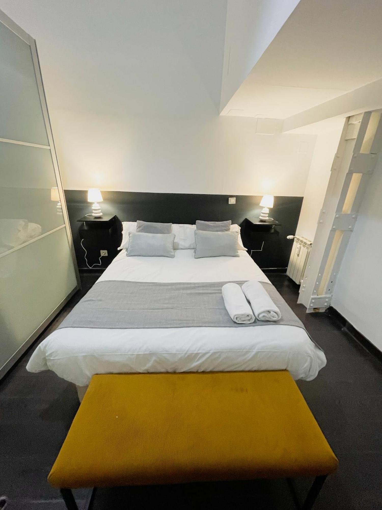 Carretas Duplex Exterior Derecha Apartment Madrid Ngoại thất bức ảnh