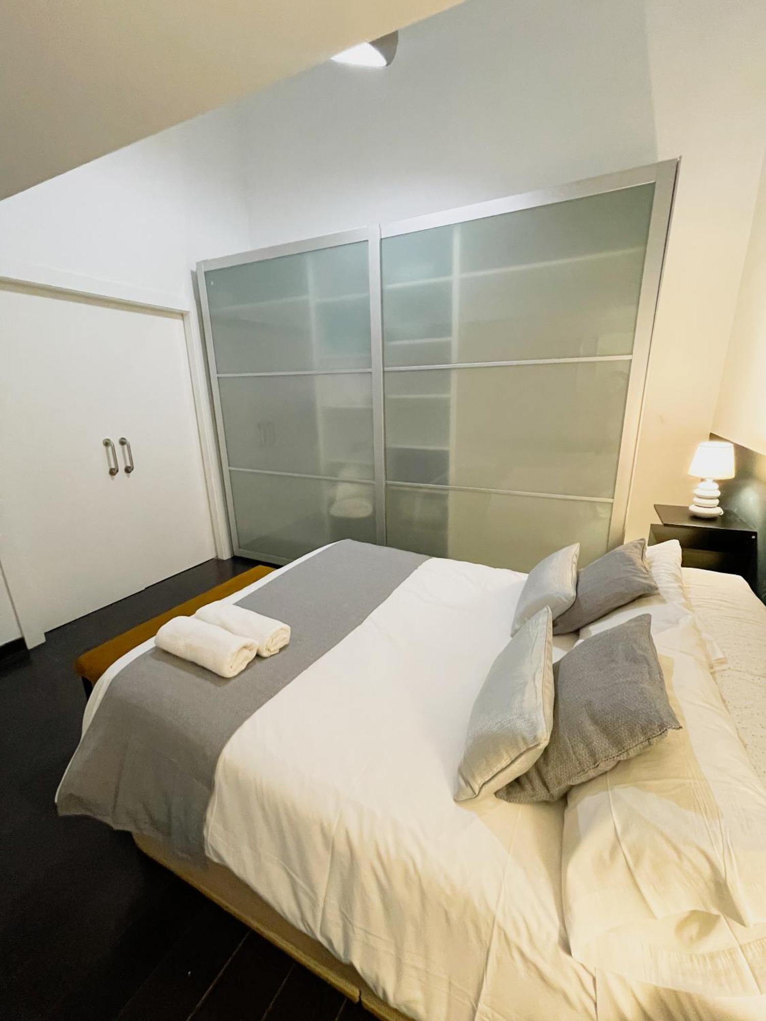 Carretas Duplex Exterior Derecha Apartment Madrid Ngoại thất bức ảnh